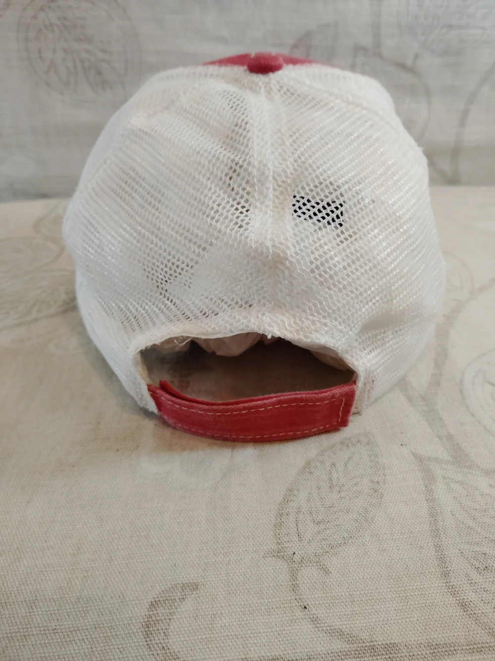Kids Red Mesh-Back Hat with Minnie Bow Patch